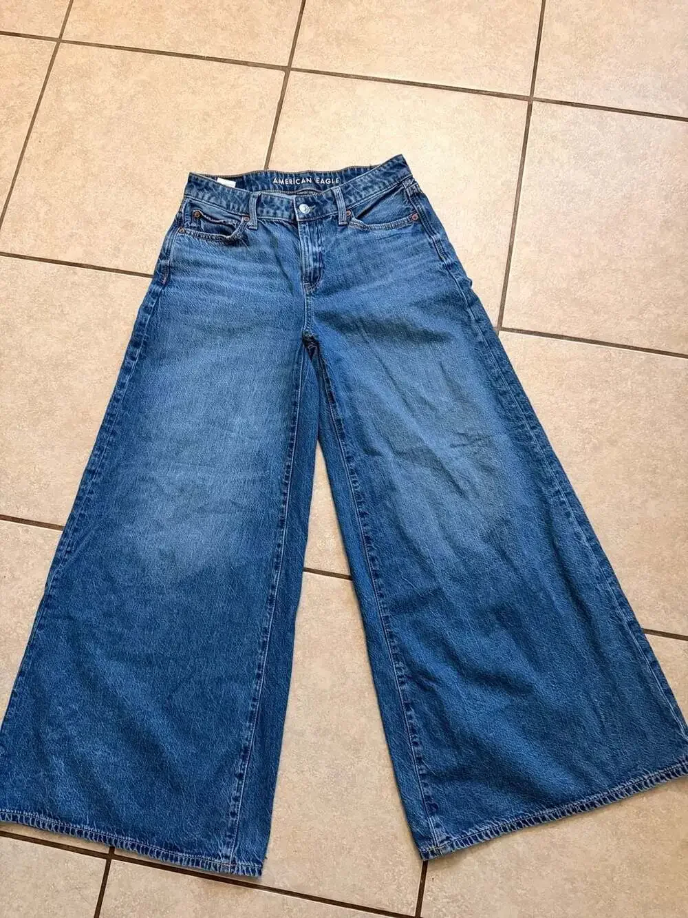 American Eagle High-Rise Wide-Leg Cropped Jeans Size 0